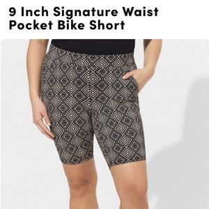 New Torrid Bike Shorts Black ditzy tribal print 9 Inch Size 1x or 2x